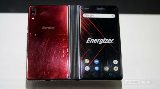 Elle Me Suce Dans L Avion Energizer a aussi un téléphone pliable, et il ne suce pas complètement