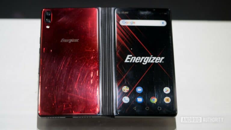 Elle Me Suce Dans L Avion Energizer a aussi un téléphone pliable, et il ne suce pas complètement