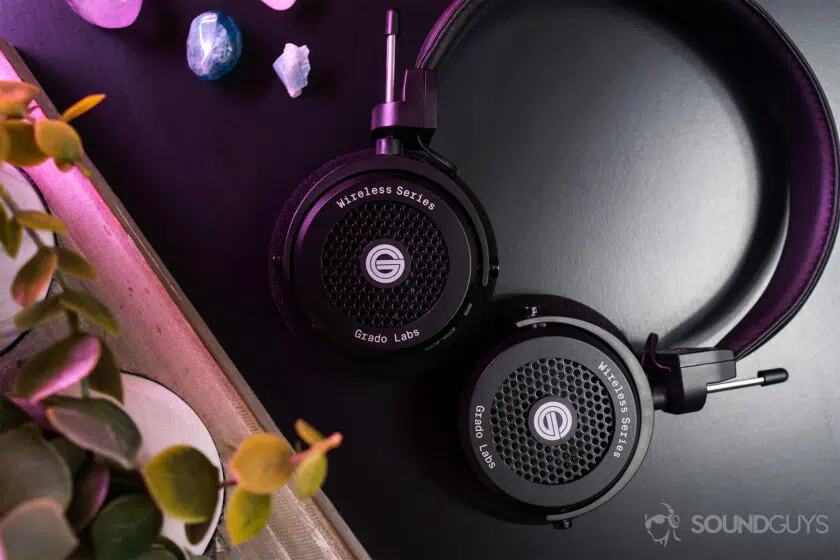 Samsung Galaxy S10 headphone: The Grado GW100 headphones lying flat on a black table.