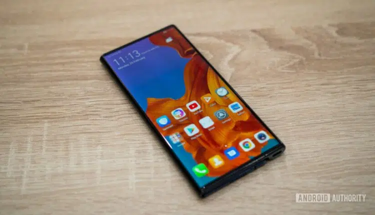 Huawei Mate X Foldable Phone Hands On display folded