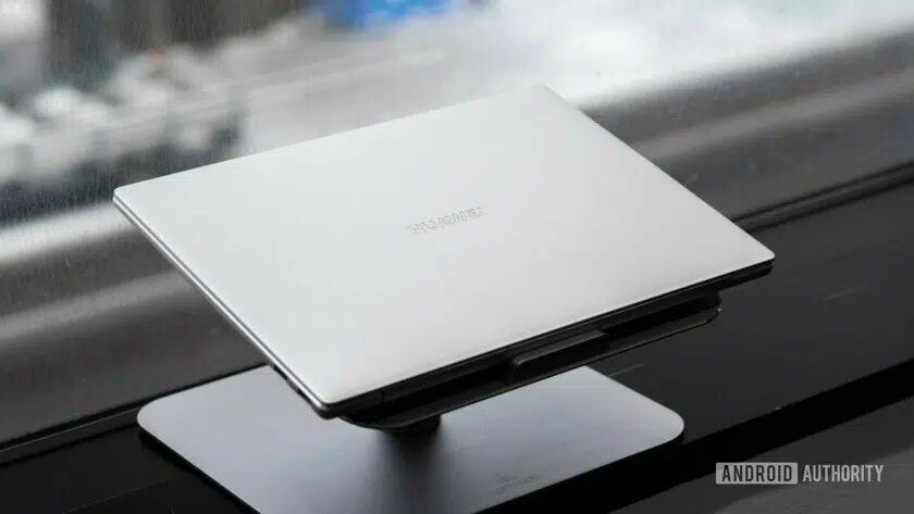 Huawei MateBook 14 top