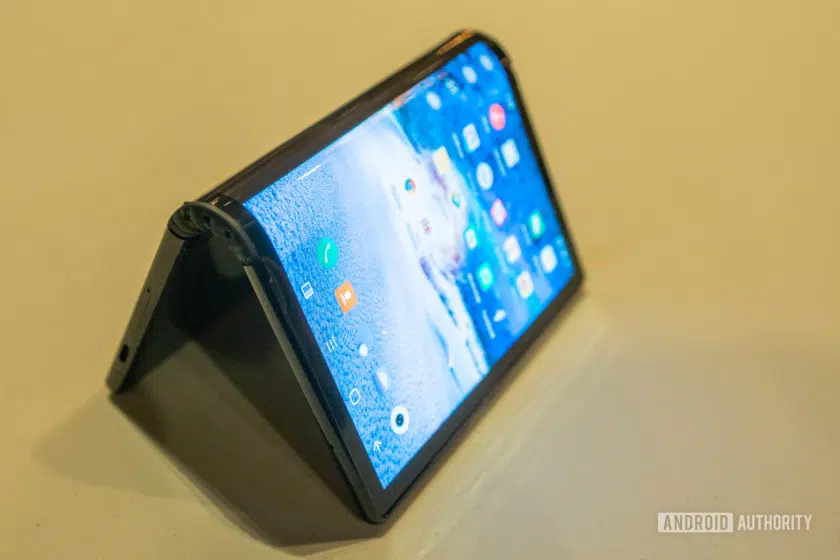 royole flexpai foldable smartphone display