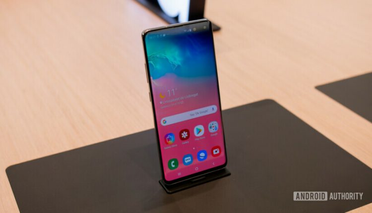 Samsung Galaxy S10 5G display