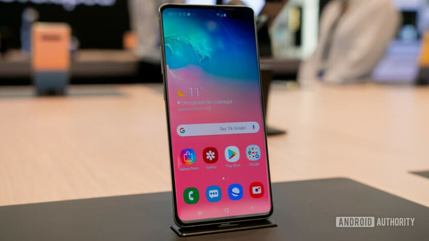 Samsung Galaxy S10 5G display