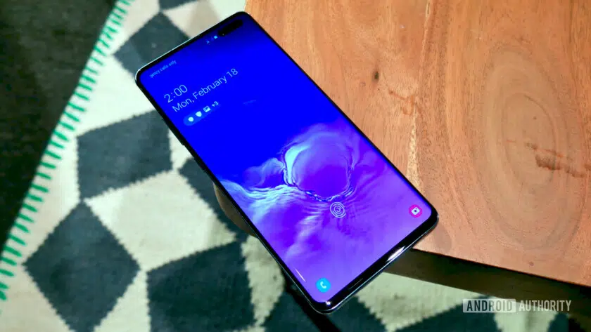 Samsung Galaxy S10 5G display