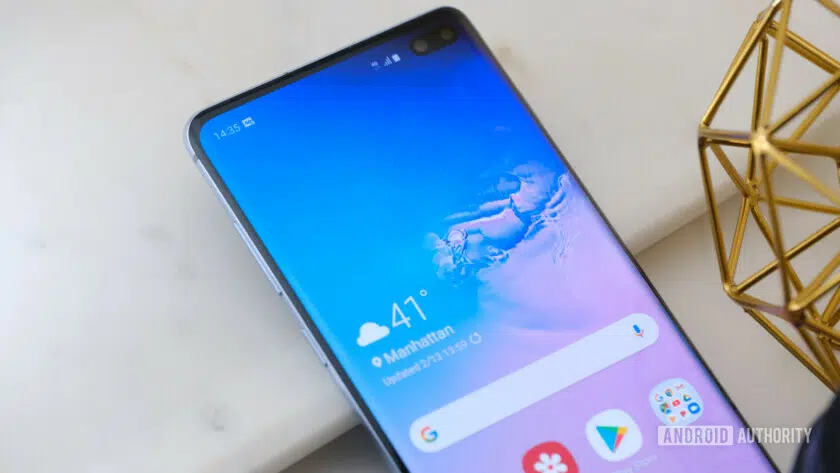 Samsung Galaxy S10 Plus screen and cameras