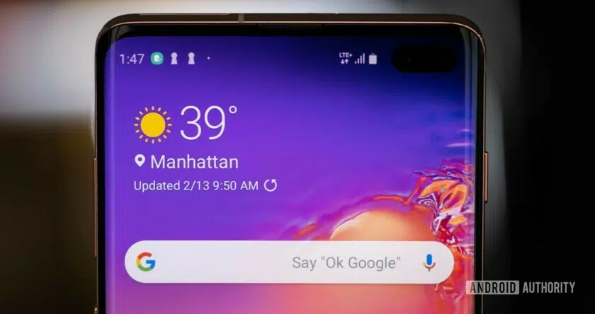 Photo of the front upper half of the new Samsung Galaxy S10 Plus top screen with Dynamic OLED