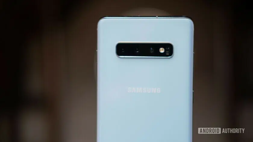 Samsung Galaxy S10 Plus Rear cameras (10 of 13)