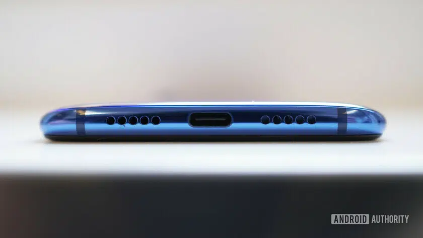 Xiaomi Mi 9 speaker USB-C port