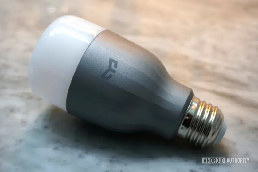 Xiaomi Mi smart home - Xiaomi Yeelight Color Xiaomi smart light bulb