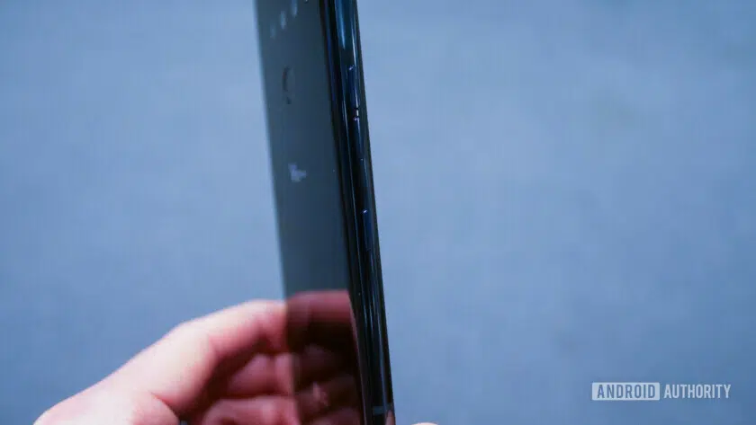 LG G8 ThinQ Google Assistant button